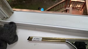Window-Sill-Cleaning